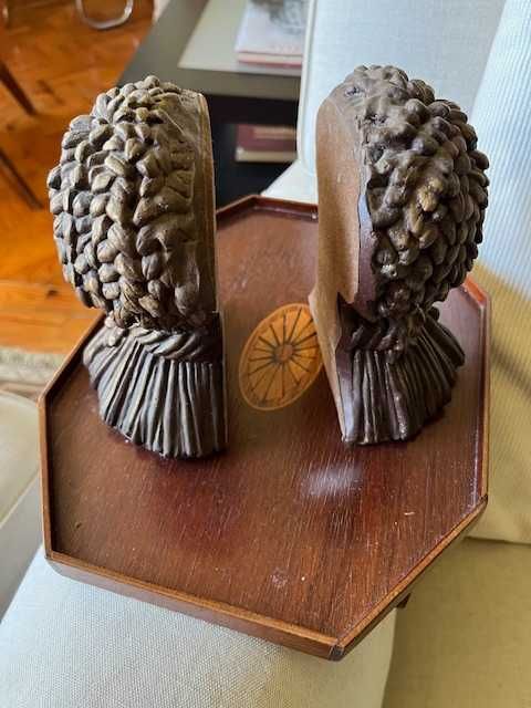 Porta livros antigo