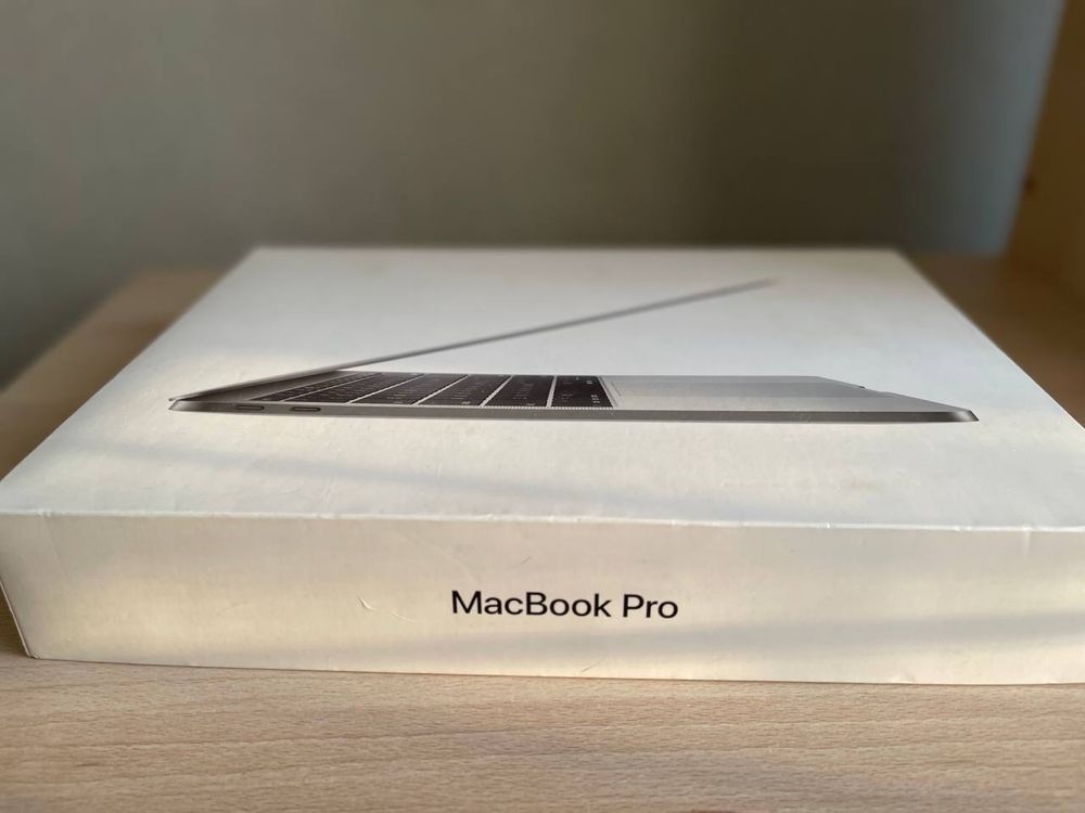 MacBook Pro 2017 Intel i5 8/128gb