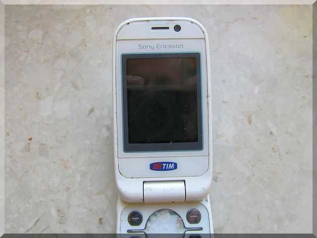 Sony Ericsson Z610i bez simloka