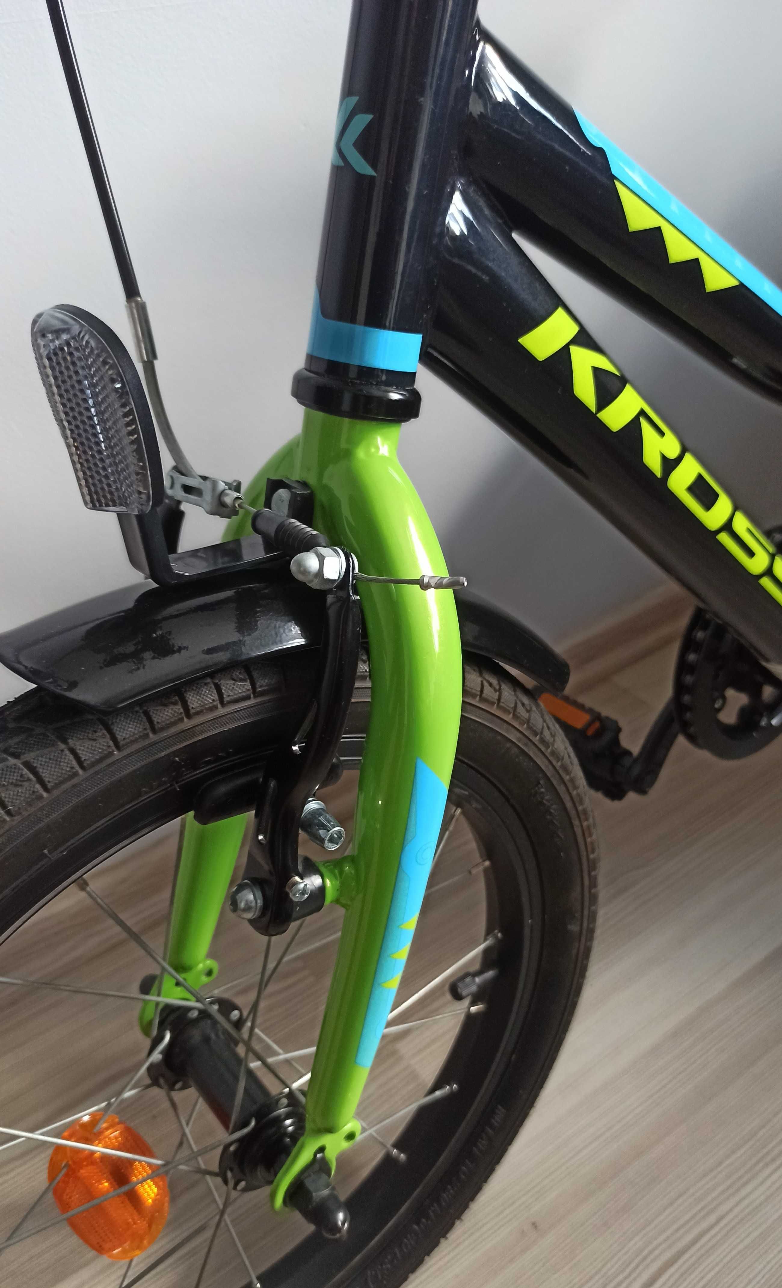 Kross RACER 3.0 16 cali, boczne kółka, pałąk, Kask B-Twin + Gratis