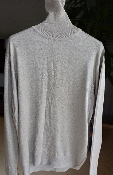 Nowy Golf 80 % wełna merino