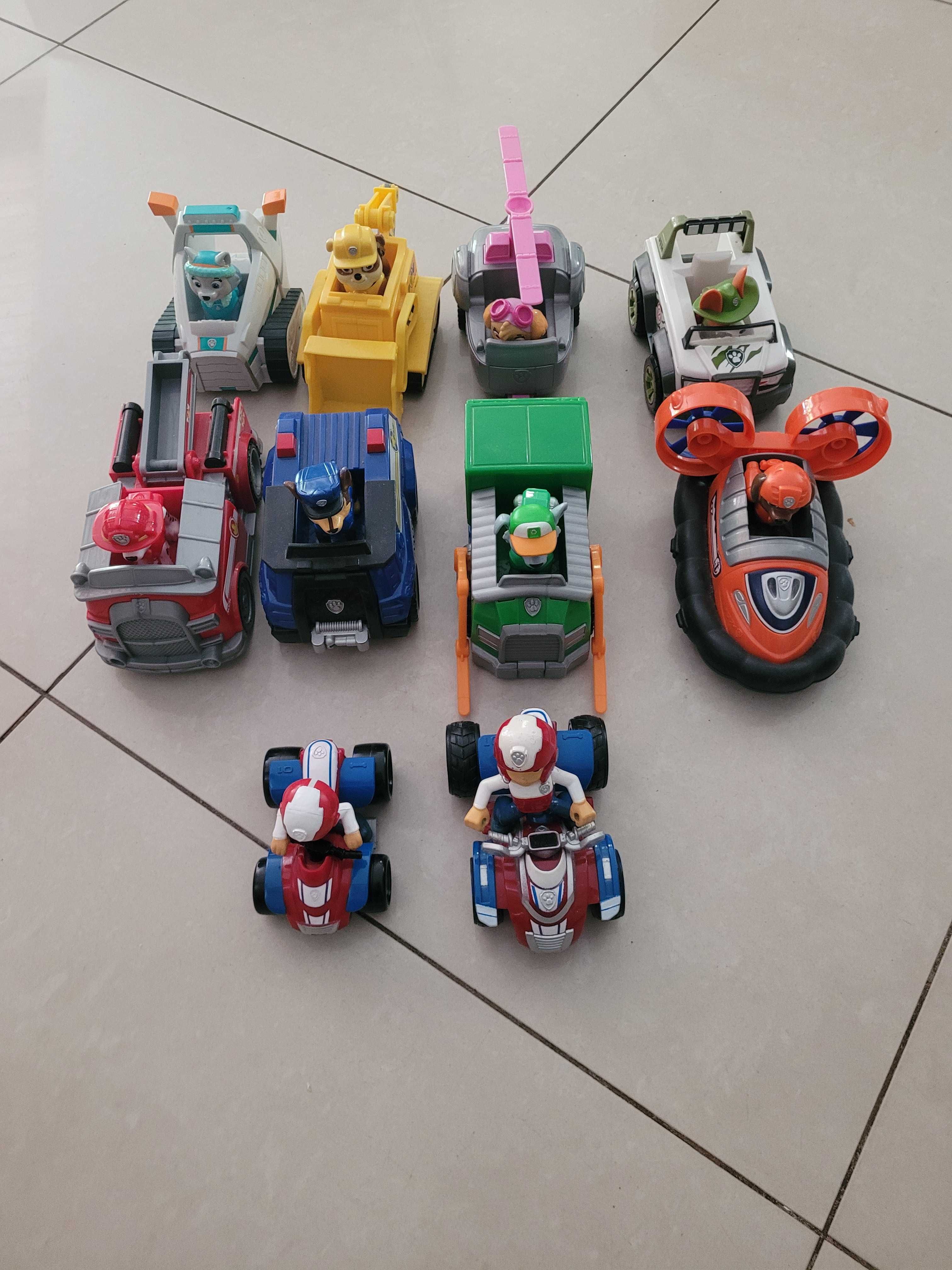 Psi patrol, 9 pojazdów, 9 figurek
