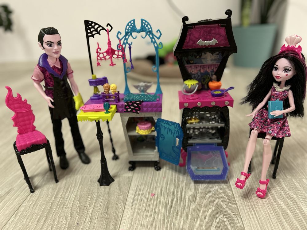 Игровой набор Monster High Кухня вампиров (FCV75)