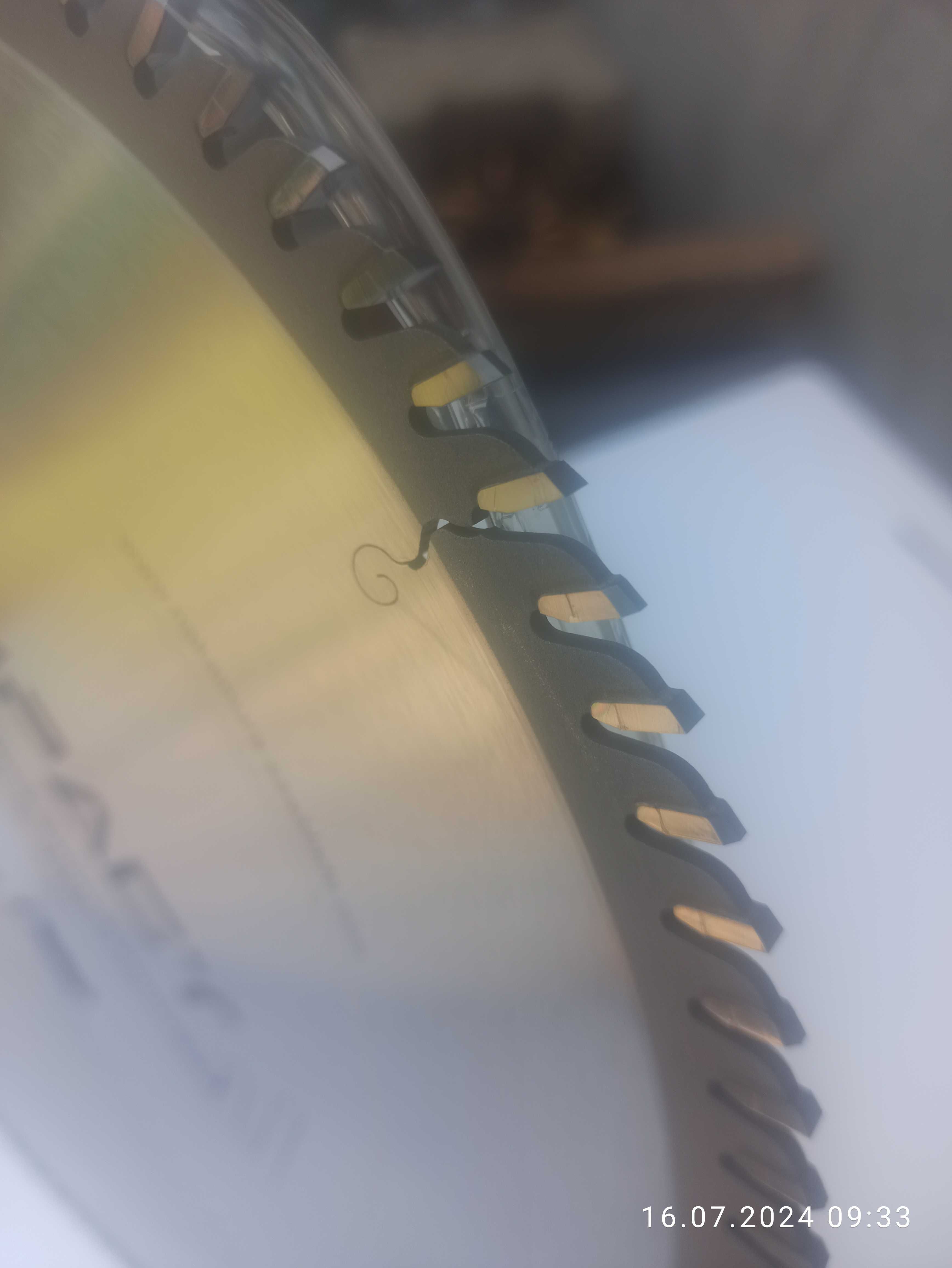 Piła tarczowa do cięcia płyty meblowej- Laminatu roz. 300mm. X 96P