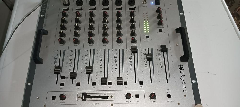 Mesa de som 6 canais