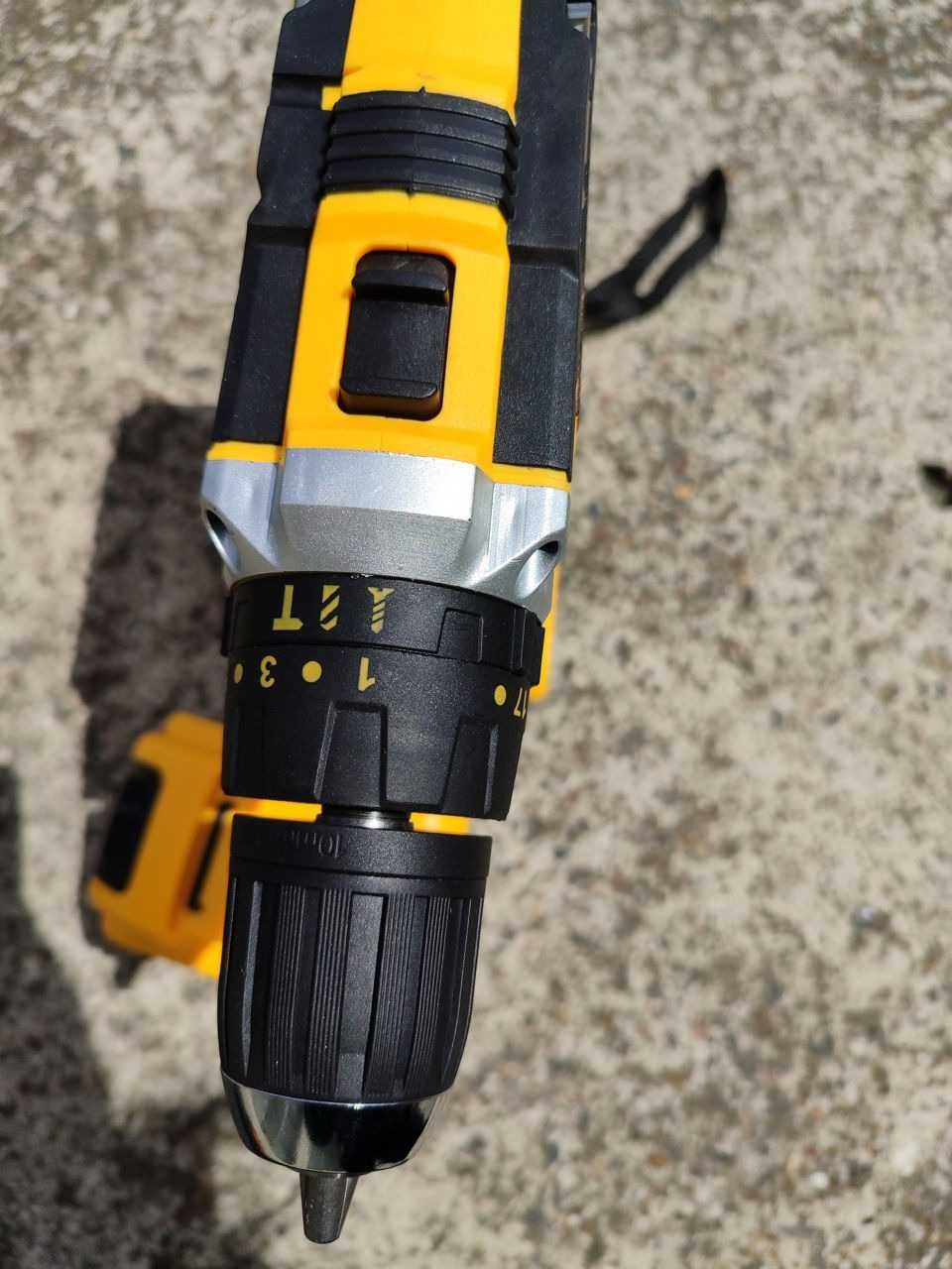 Шуруповерт 24V з набором інструментів DeWalt Набор инструментов деволт