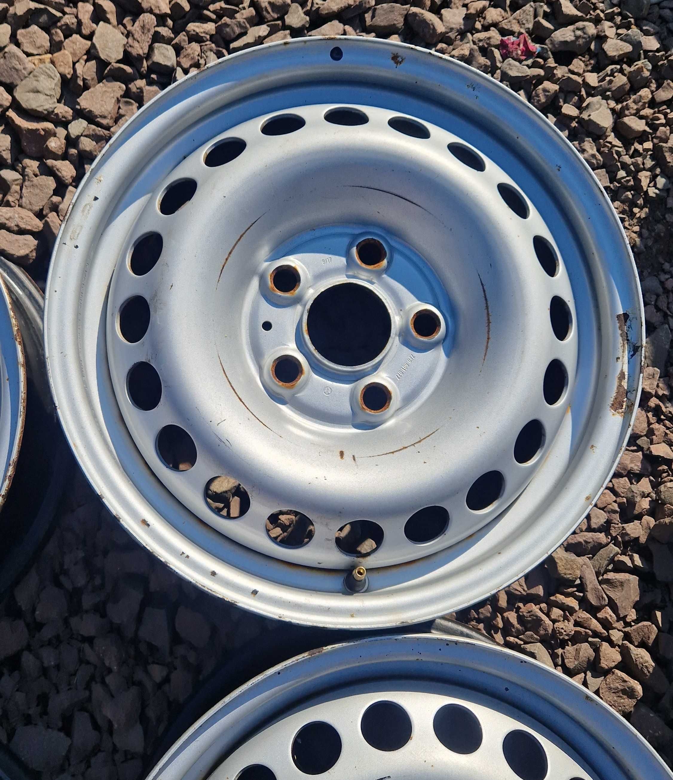 Felgi stalowe Volkswagen T5 5x120 6,5Jx16 ET51 7F0601.027 Kpl.