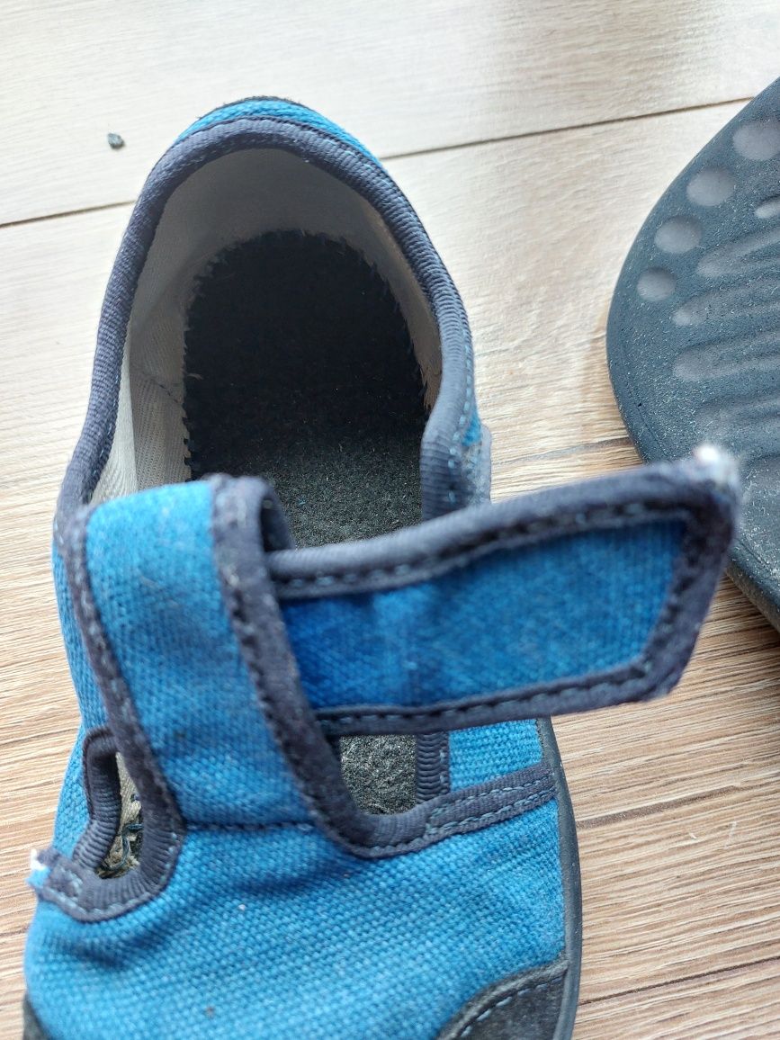 Kapcie Barefoot 30