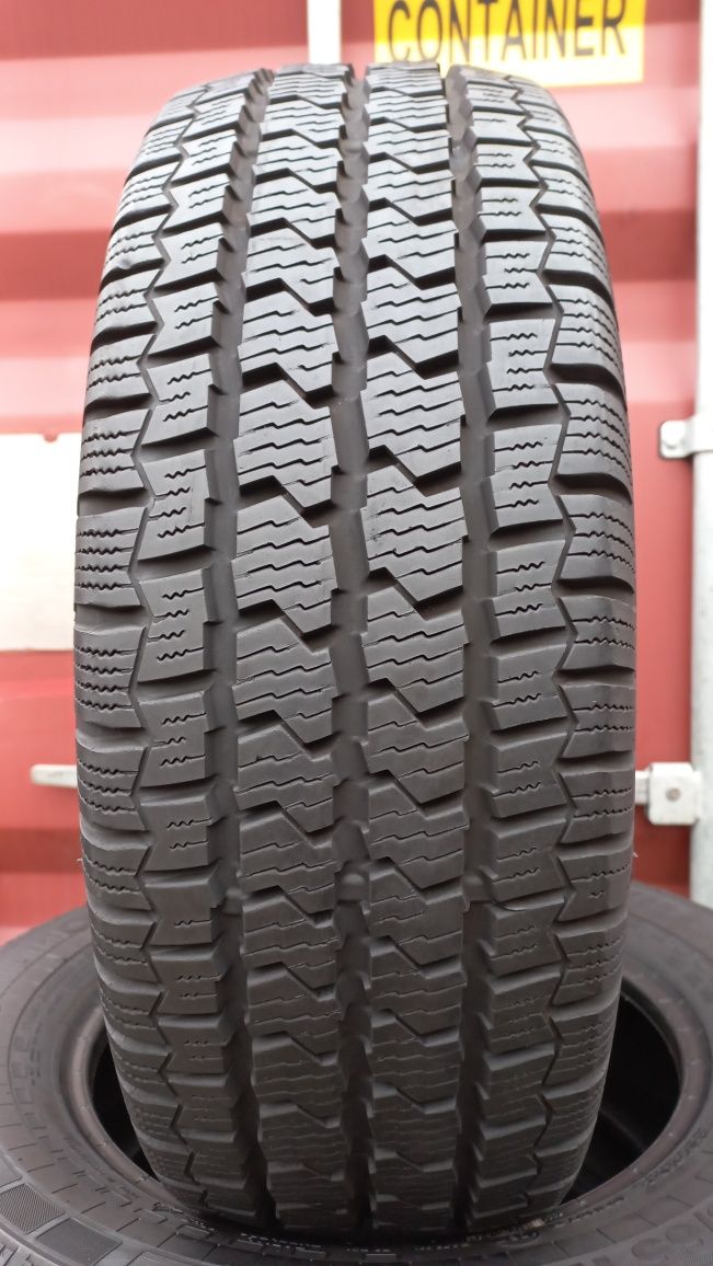 Opony używane 2x 215/65R16C Continental VancoFourSeason 2 Całoroczne