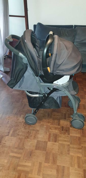 Carrinho de criança Chicco Trio