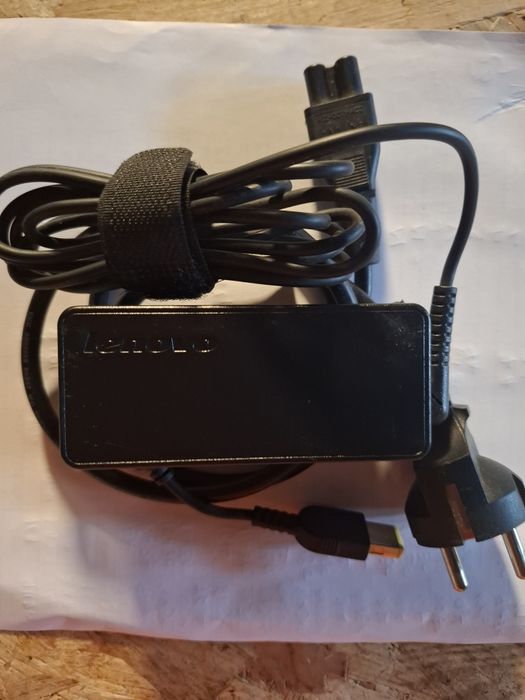 Carregador  impecável  para computador  lenovo
