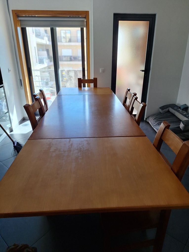 Mesa de Cozinha e Cadeiras