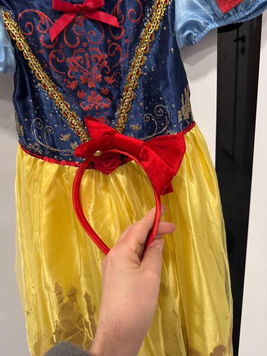 Strój karnawałowy królewna Śnieżka 104