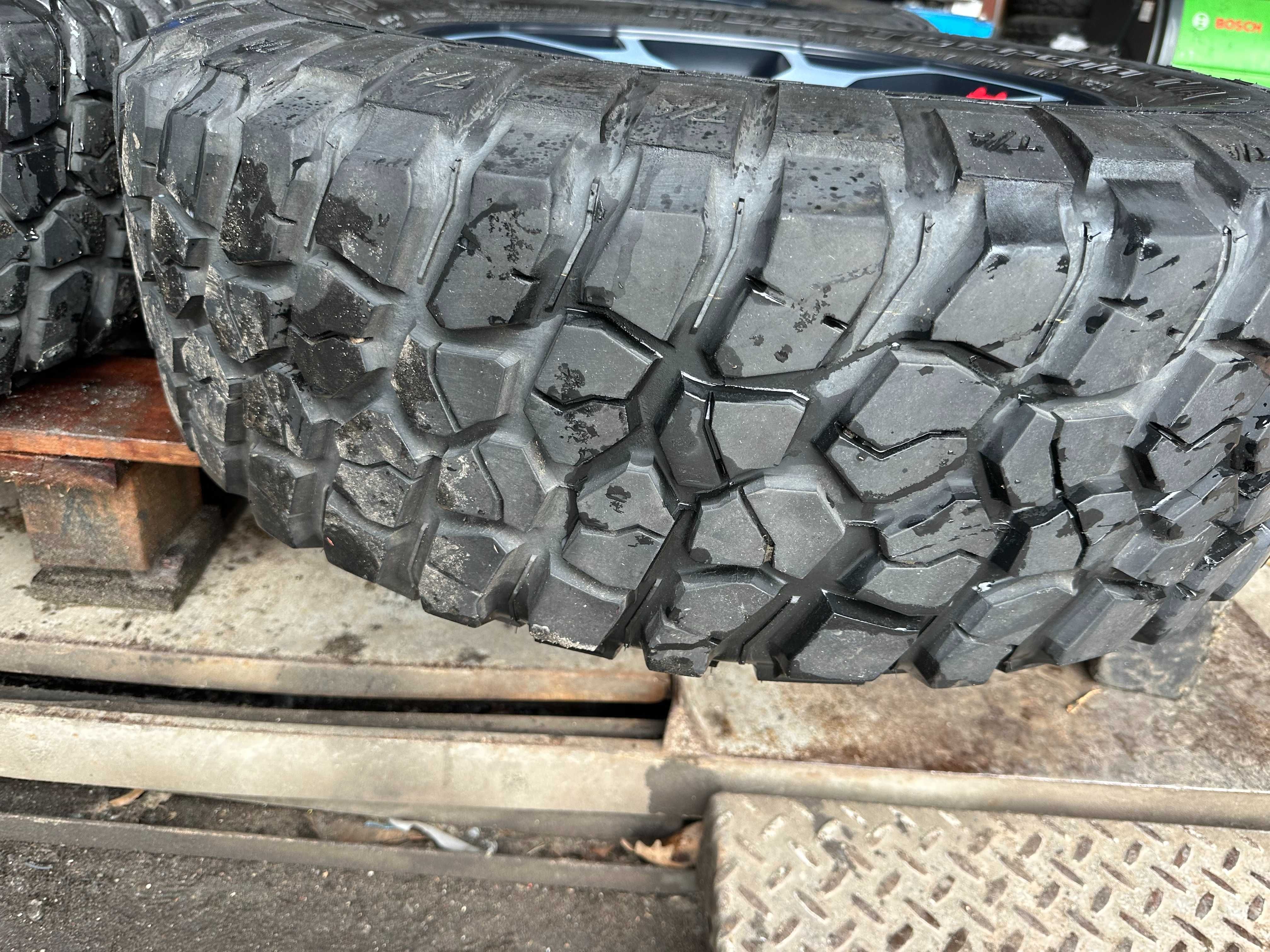 5x127 7,5j x 17" et44,45 Jeep Wrangler komplet terenowe z czujnikami