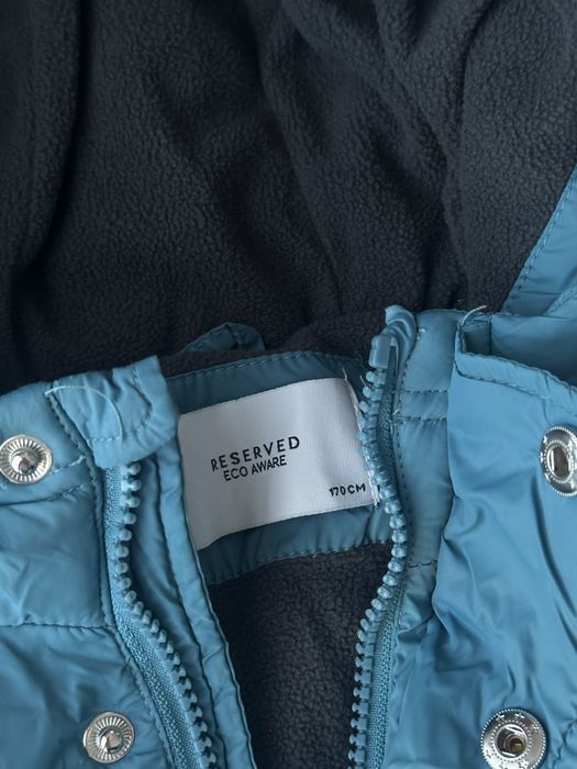Куртка в блакитному кольорі