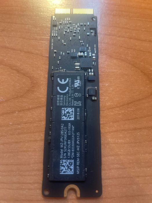 SSD Apple fabricado pela Samsung MZ-JPV128S0A2 128 GB (não testada)