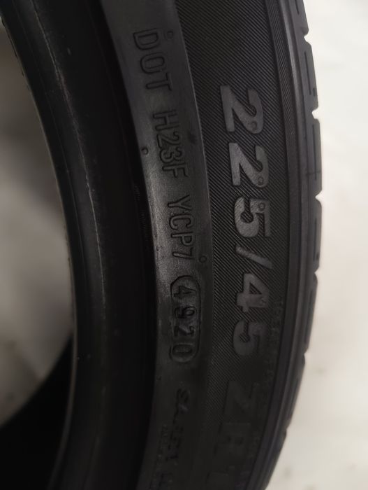 Dwie używane opony Kumho Ecesta 225/45/19 lato