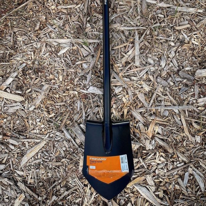 Профессиональная штыковая лопата для копа Fiskars Solid разные размеры