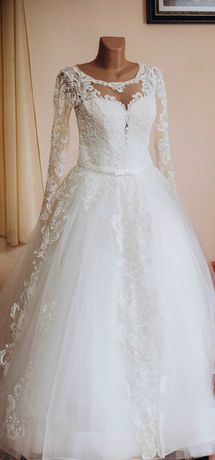 Весільне плаття (весільна сукня)