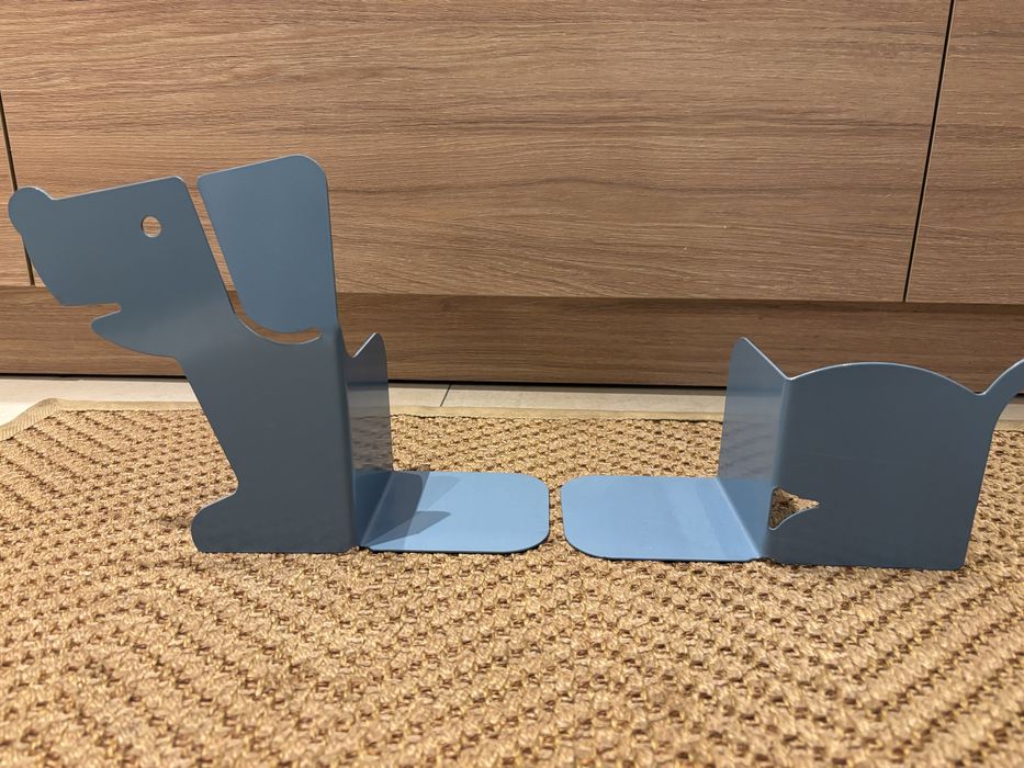 Półka niebieska piesek na książki