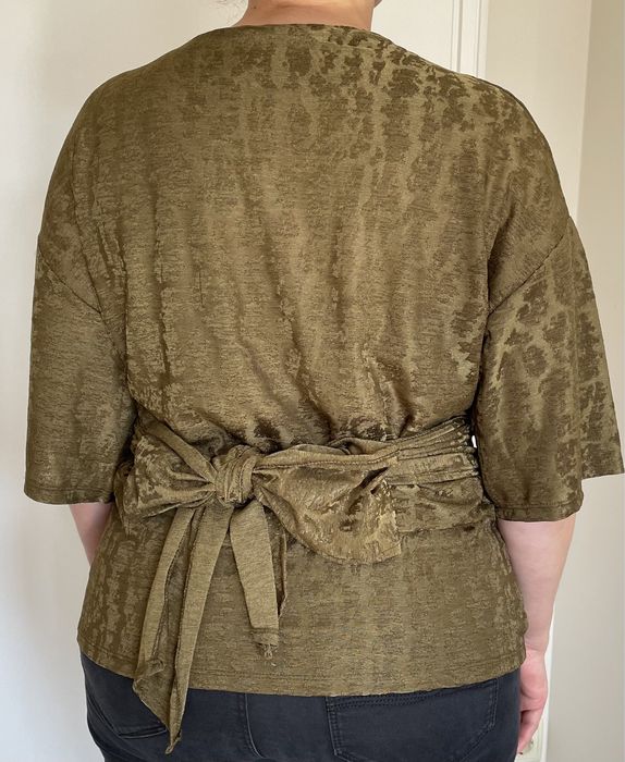 Blusa caqui (Zara, tamanho L)