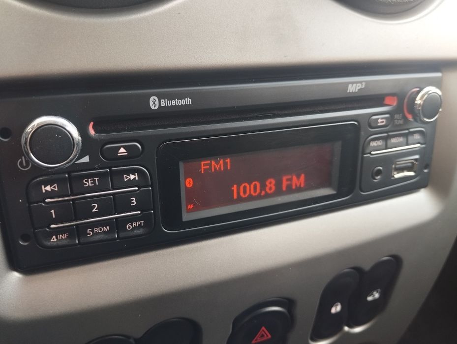 Продам офіційний Рено Сандеро,2012 рік