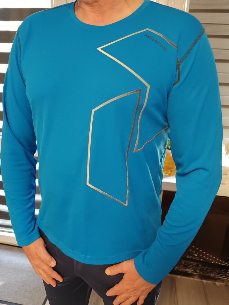 Super model bluzy termoaktywnej Peak Performance