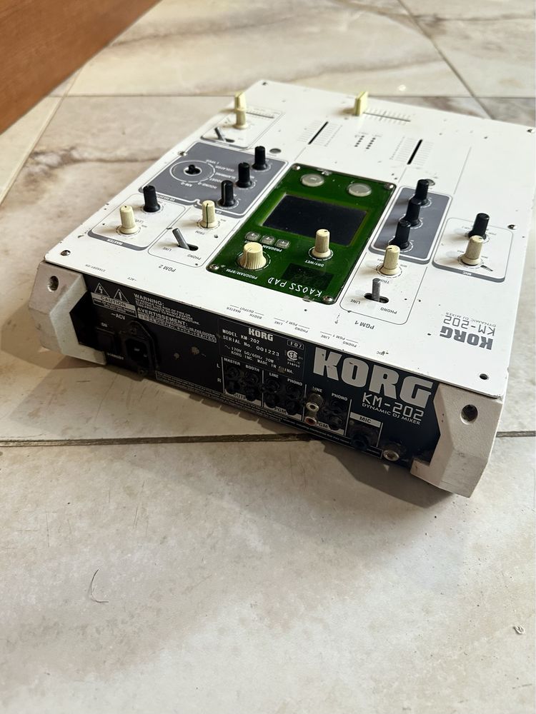 Korg KM-202 мікшер пульт Kaossilator