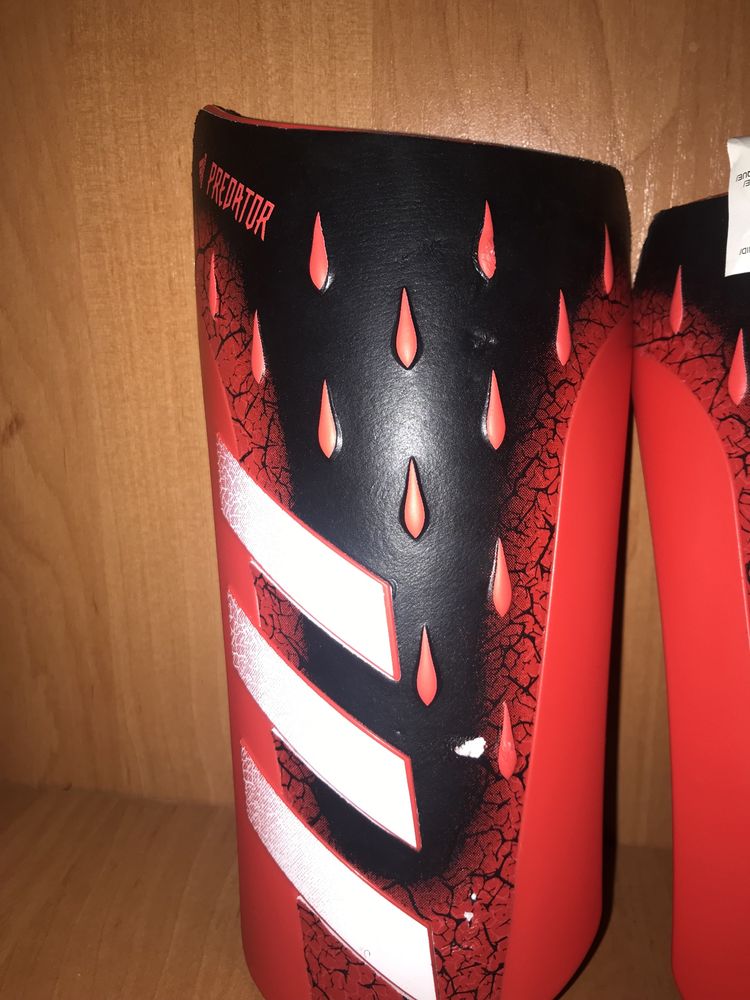 Щітки Adidas PREDATOR