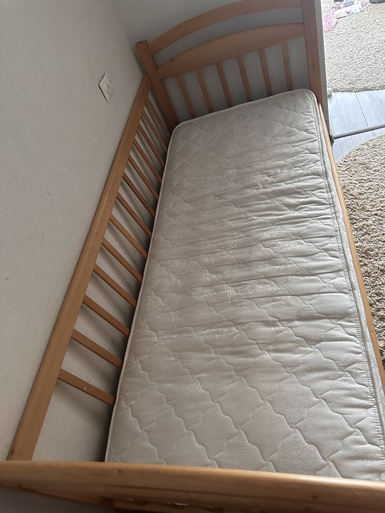 Продам, 2-х ярусную кровать