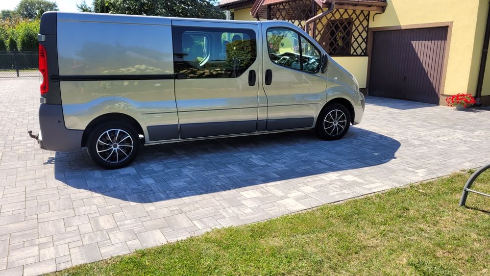 Opel Vivaro brygadówka