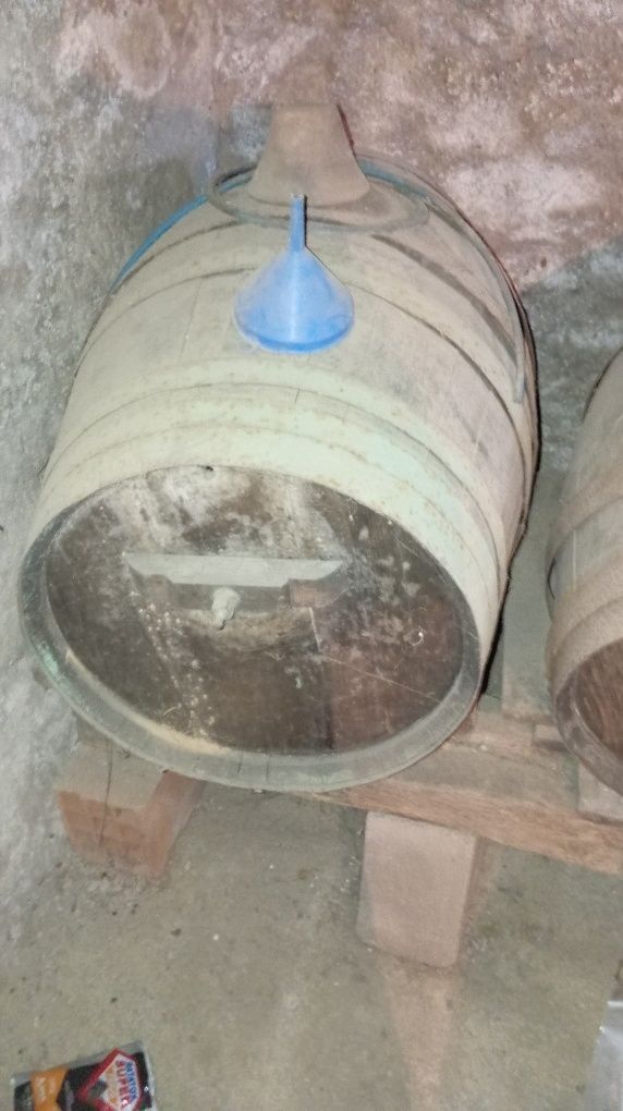 4 Barris de vinho