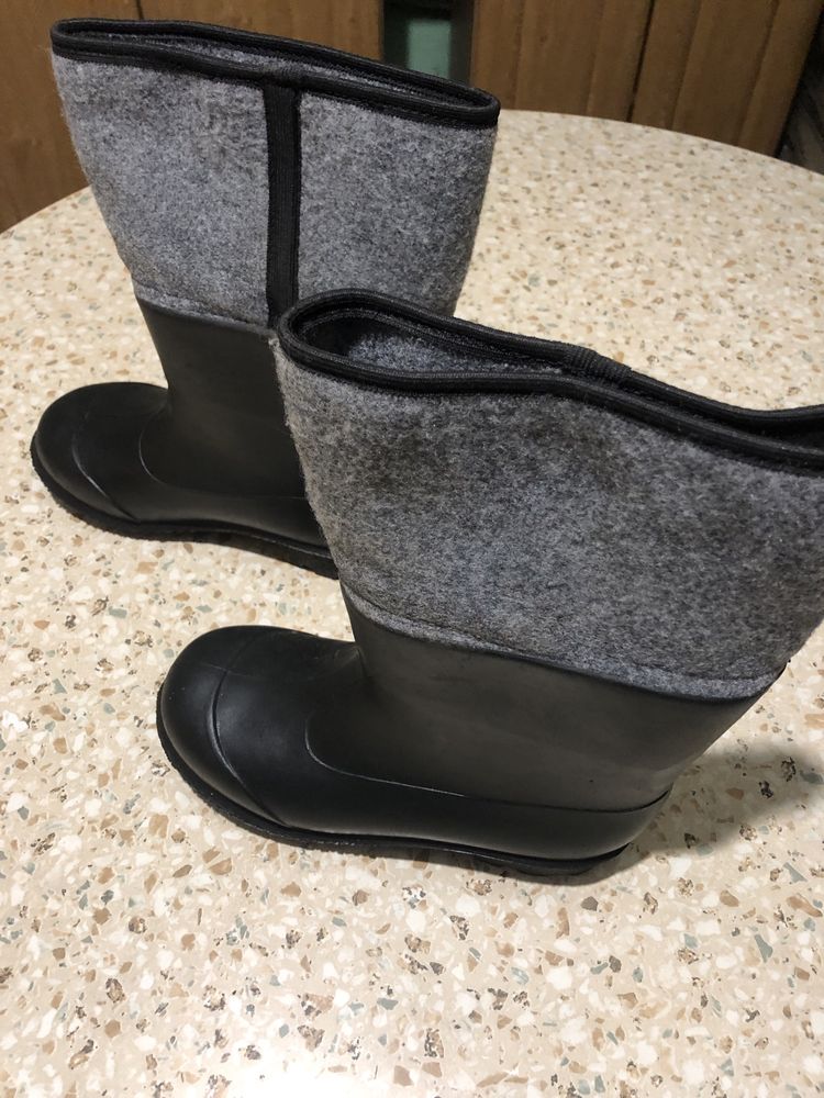 Buty nie używane gumowo- filcowe rozmiar 40-41