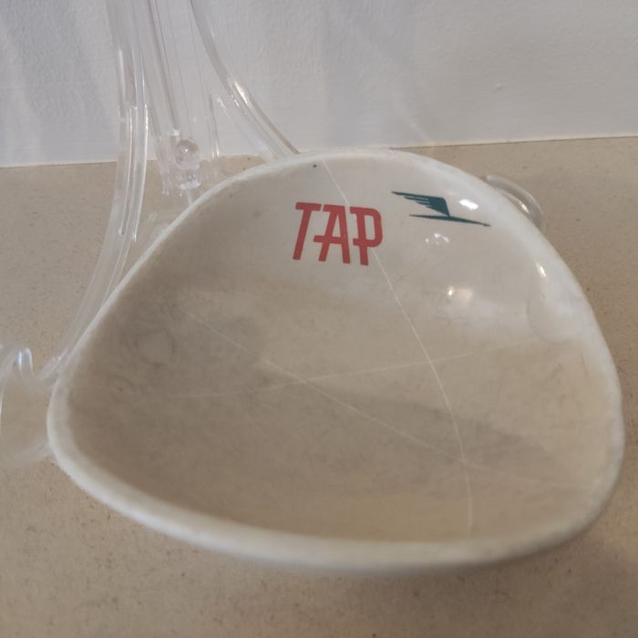 TAP pequeno cinzeiro modernista dos anos 60 - Secla