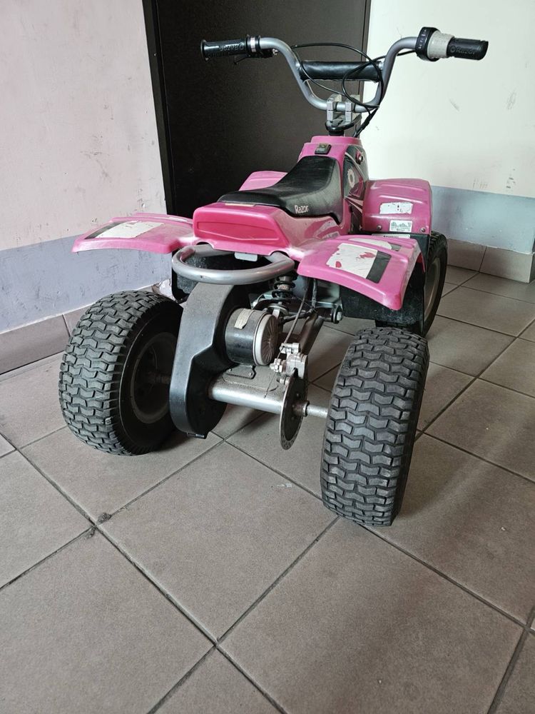 Квадроцикл Razor Dirt Quad