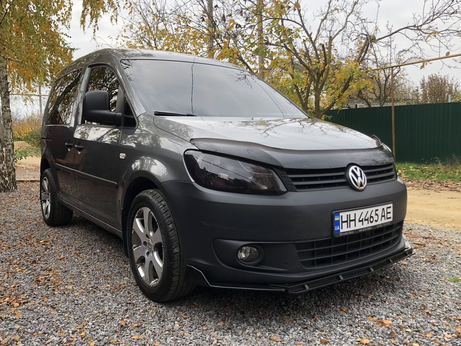 Volkswagen Caddy 2011 г заводской пассажир..