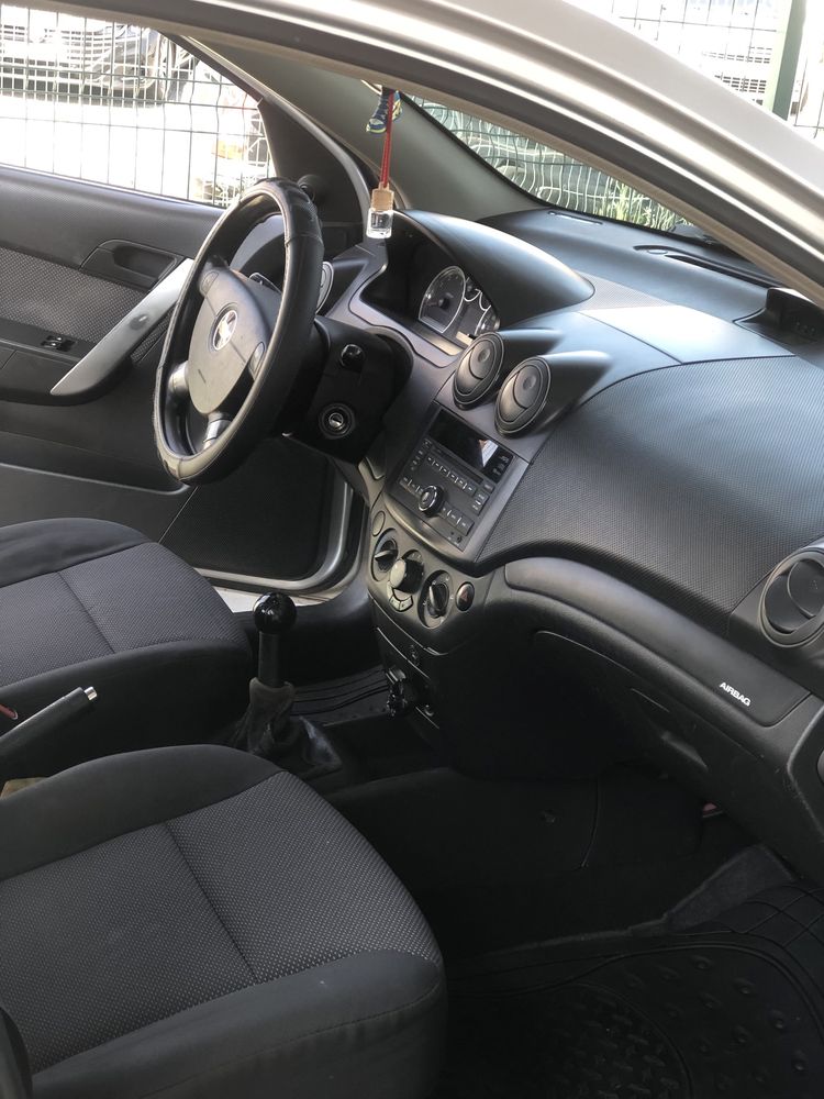 Vendo Chevrolet aveo 2012 negociavel