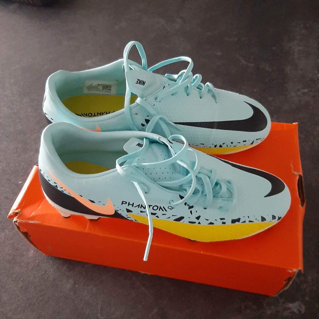 Buty piłkarskie nike korki roz 38.5