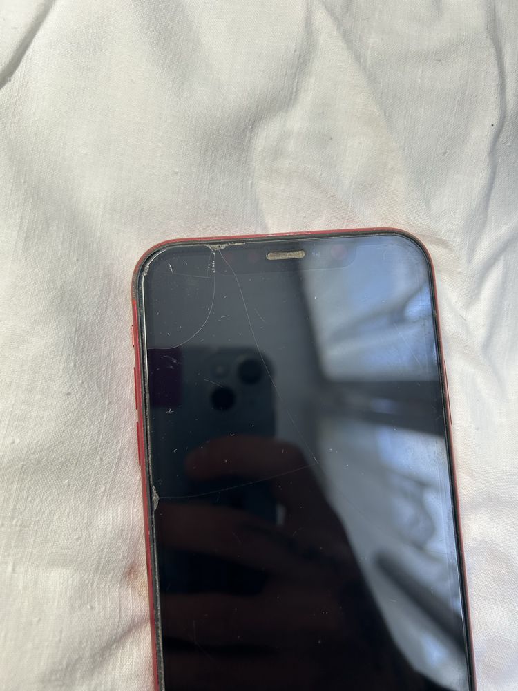 продаю iphone xr в нормальному стані
