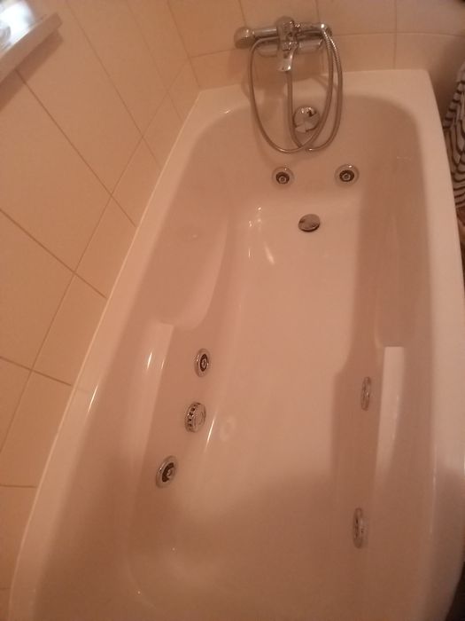 Banheira de hidromassagem sanindusa