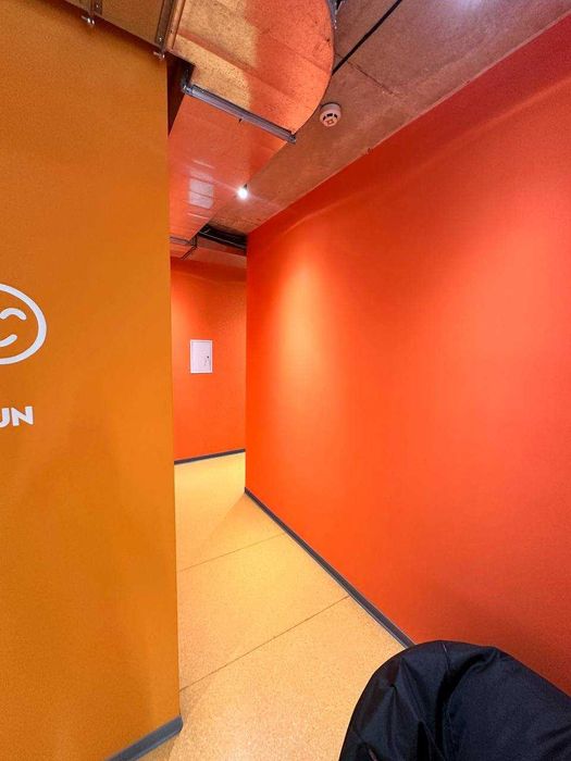 Оренда офісу з ремонтом та власною терасою на вул.Стуса.335м2.