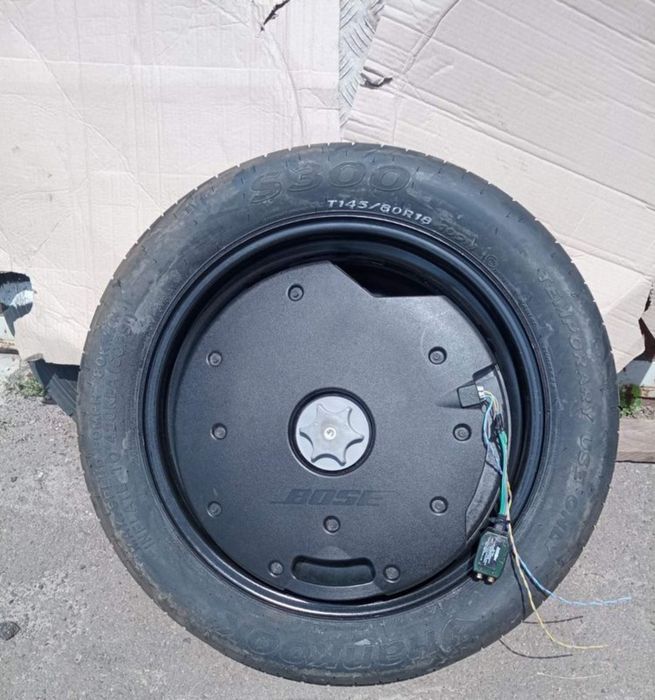 Сабвуфер Bose в запаску R16 для автомобіля Nissan Rogue 2019