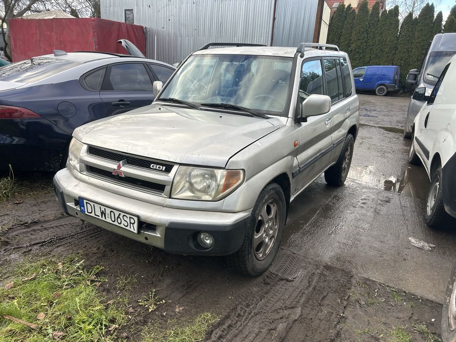 Mitsubishi Pajero 2.0 Benzyna • Sprawne napędy • Klima • Wazne Oplaty