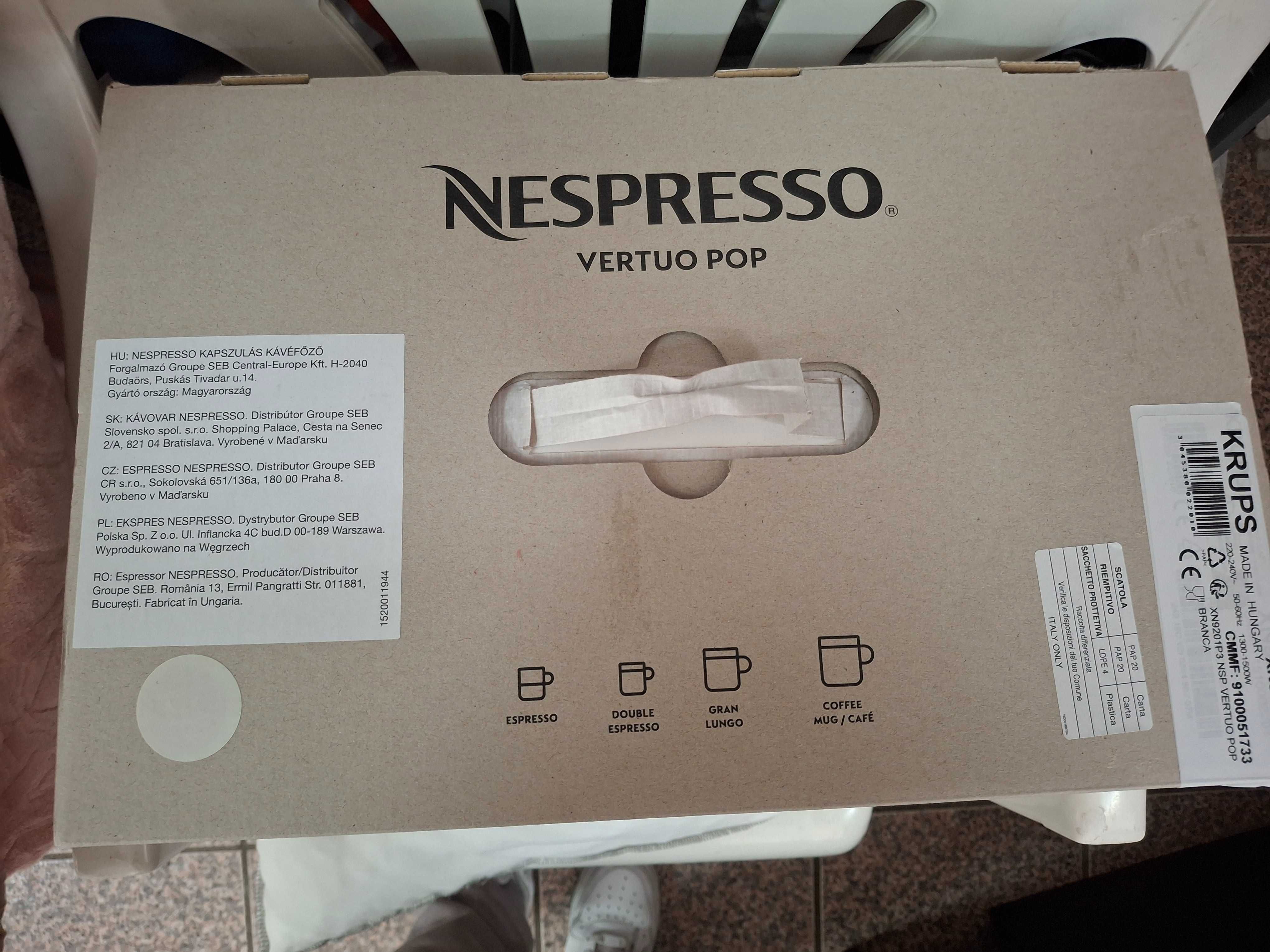 Máquina de café em caixa