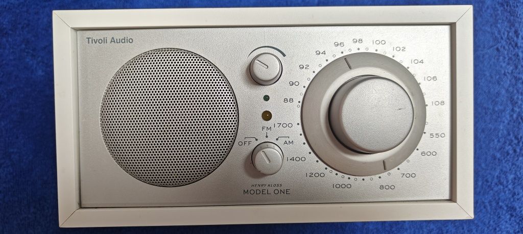 Rádio Tivoli Audio Model One