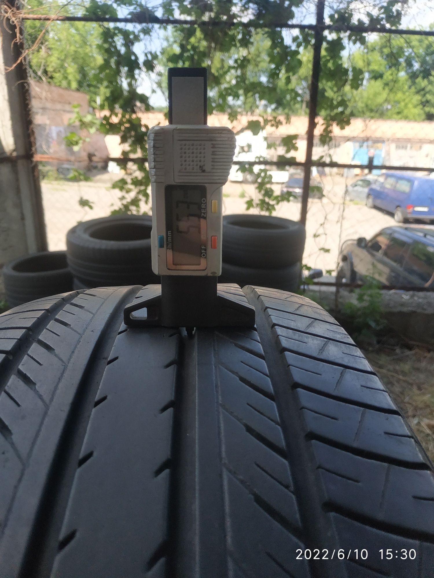 Шины резина лето 225/55 R18 98V Yokohama dB decibel E70