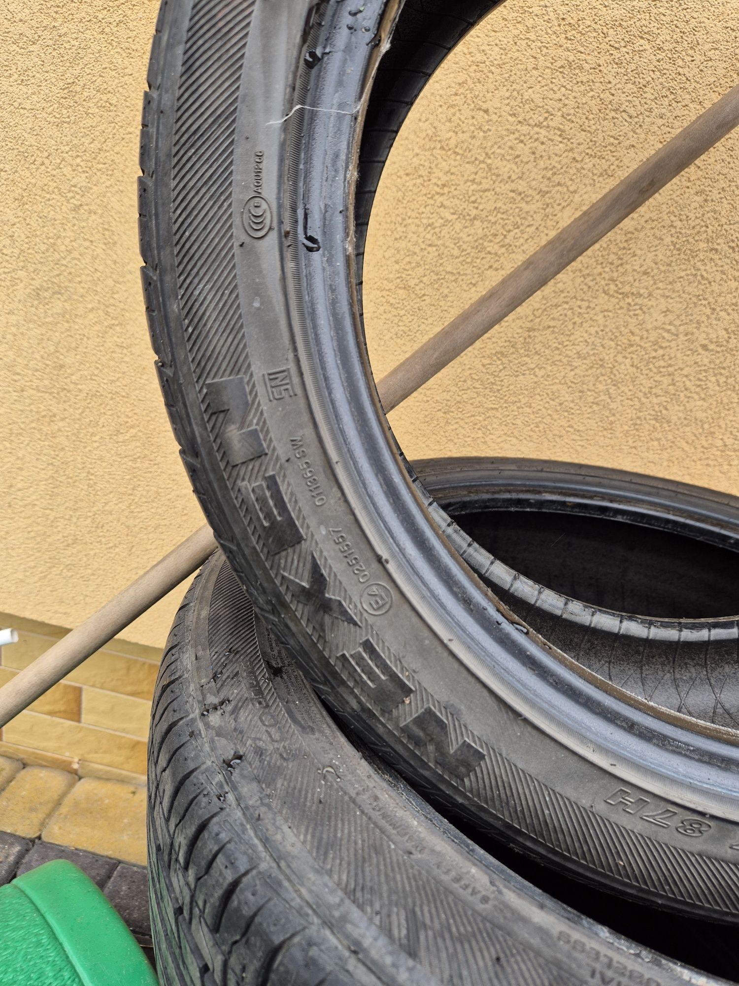 Opony używane Nexen 215/45R17 komplet letnie