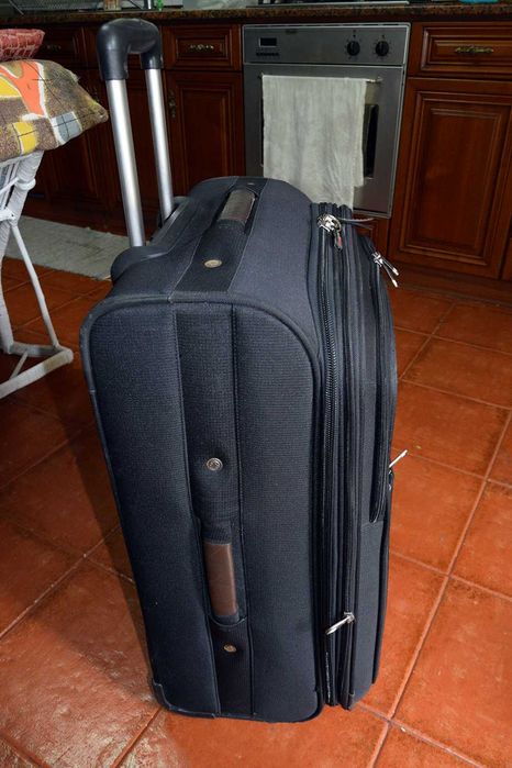 Trolley Porão Preto 70cm