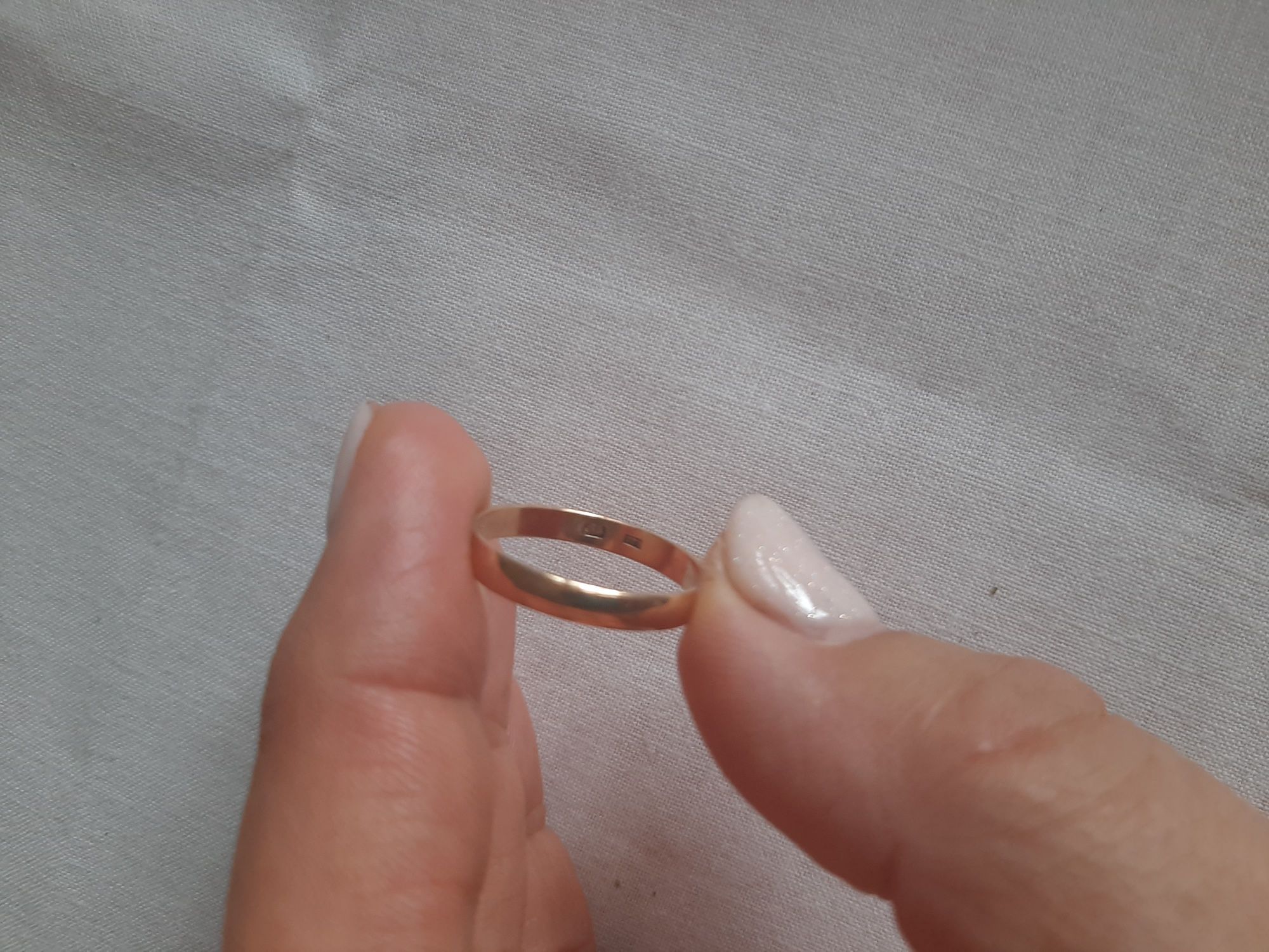 Złota  węższa obrączka , radz., ZSRR, waga 2,46 g