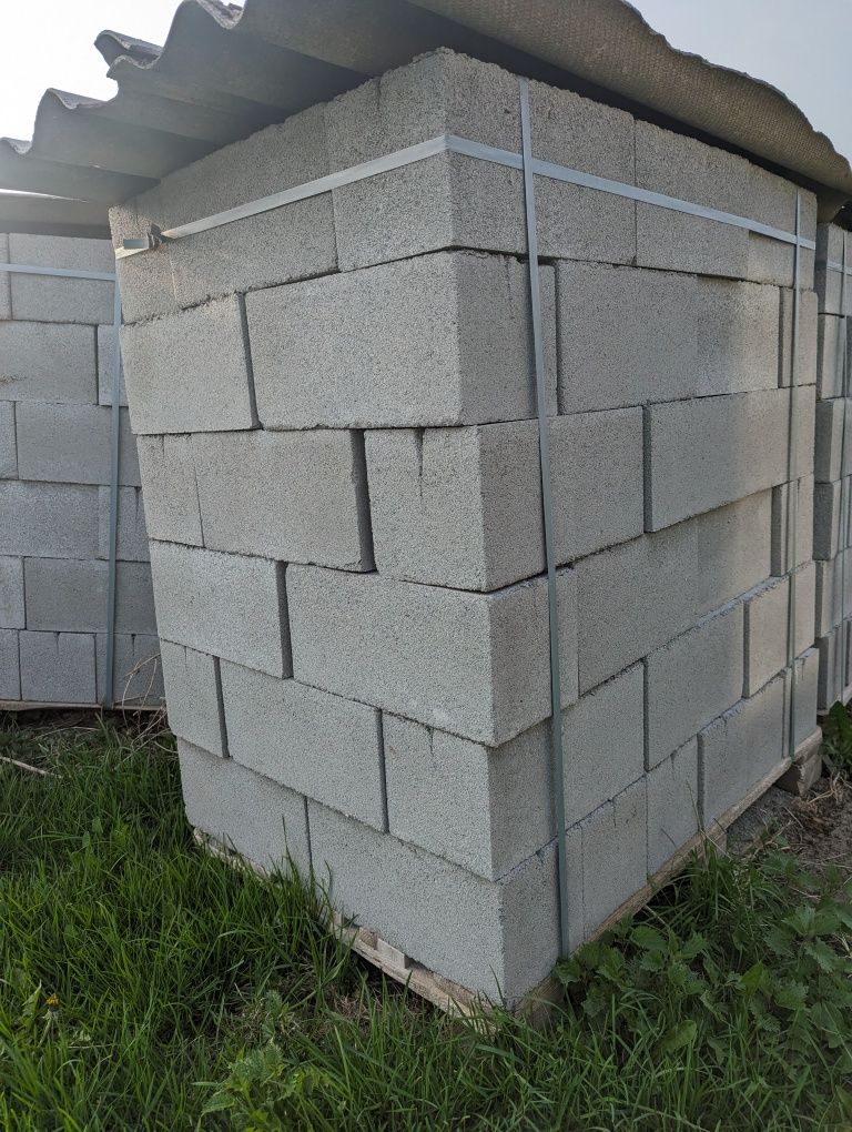 Продам блоки з відсіру (бетонні), розміри 20x20x40